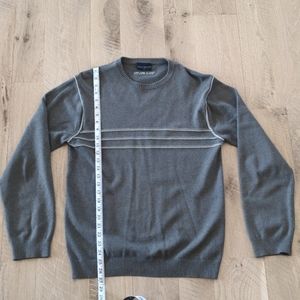 Wild South Men's Small Sweater